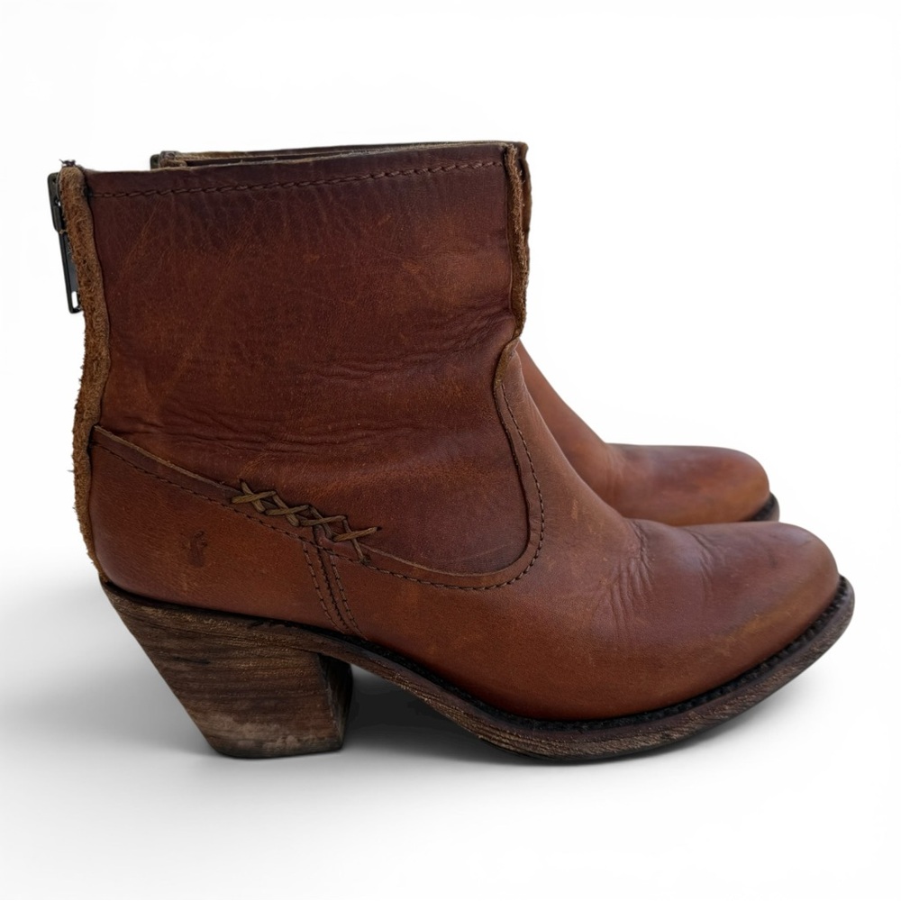 Frye Leslie Artisan Short Cognac Leather Ankle Boots Retired – Size 9 B - Picture 4 of 10